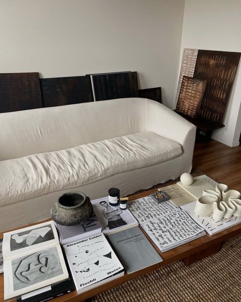 Aesthetic Small Apartment, White Couch Living Room, Living Room Aesthetic, White Couch, Couch Living Room, Cozy Couch, Couch Table, Rug White, Small Apartment