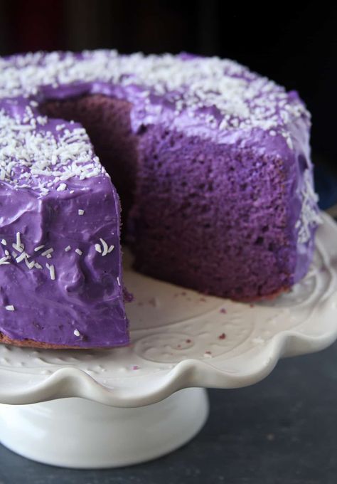 Ube Chiffon Cake with Whipped Cream Icing - Ube Chiffon Cake Recipe, Ube Chiffon Cake, Filipino Pastries, Ube Cupcakes, Ube Recipe, Ube Desserts, Ube Dessert Recipe, Ube Dessert, Phillipino Food