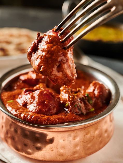 restaurant chicken tikka masala - glebe kitchen Che Recipe, Tikka Chicken, Restaurant Chicken, Sambhar Recipe, Afghan Food Recipes, Restaurant Template, Curry Night, Masala Sauce, Monkey Bar