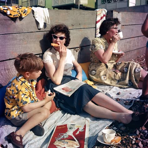 Victorian Men, Isle Of Wight Festival, British Seaside, Martin Parr, Sea Photography, New Brighton, Magnum Photos, Isle Of Wight, Great British