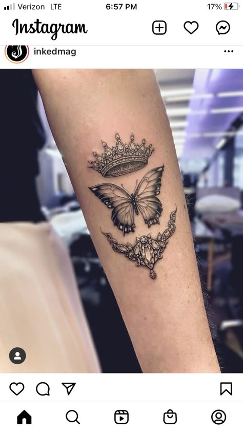 Diamond Crown Tattoo, Crown Tattoos For Women, Crown Tattoo Design, Key Tattoos, Chic Tattoo, Butterfly Tattoos For Women, Anklet Tattoos, City Tattoo, Tattoo Prices