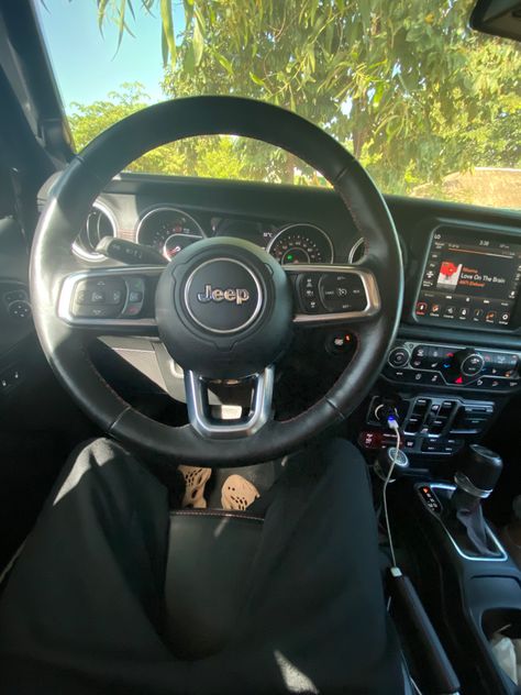 Jeep Renegade Black, Jeep Wrangler Interior, Jeep Interiors, Dream Life Goals, 2018 Jeep Wrangler, Girly Car Accessories, Black Jeep, Jeep Wrangler Sahara, Girly Car