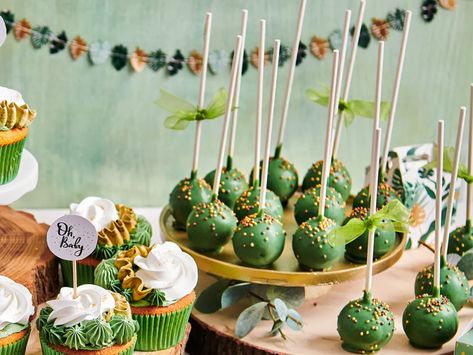 Greenery Cake Pops, Forest Green Cake Pops, Olive Green Cake Pops, Dark Green Cake, Green And Gold Cakesicles, Cake Pops Green And Gold, Green Cakepops, Sage Green And Pink Cake Pops, Jungle Cake Pops