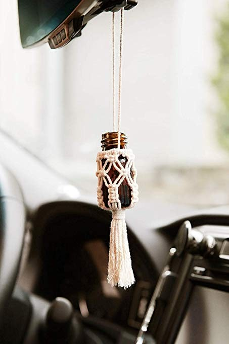 Mini Macrame Car Hanger, Macrame Car Decor, Macrame Car Accessories, Macrame Vanlife, Macrame Diffuser Diy, Macrame Car Diffuser Diy, Car Diffuser Diy, Car Macrame, Macrame Car Hanger