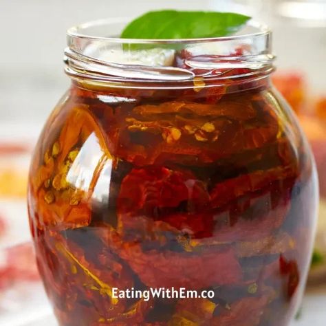 Sun Dried Tomatoes In Oil Sun Dried Tomatoes In Oil, Dried Tomatoes In Oil, Sundried Tomato Recipes, Tomatoes In Oil, Make Sun Dried Tomatoes, Canning Tomatoes Recipes, Diy Canning, Types Of Tomatoes, Condiment Recipes