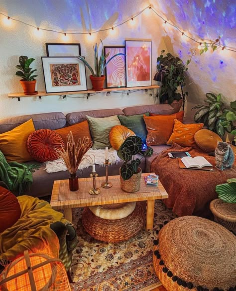 Hippie Apartment, Nice Homes, Deco Studio, Apartment Aesthetic, Colorful Home, Inspirational Design, Decoration Inspiration, Future Apartment, Living Room Decor Apartment