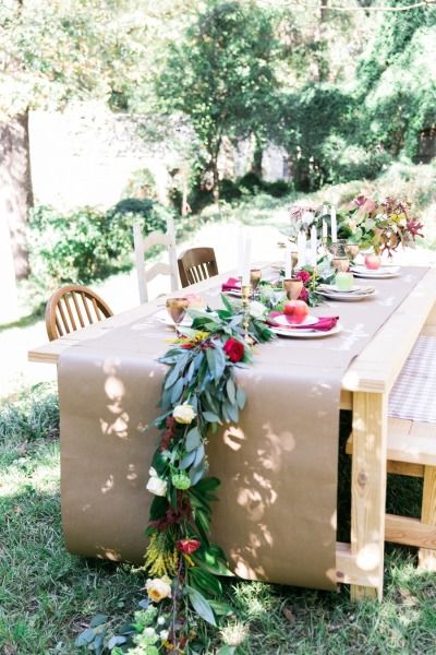 Fall bridal shower table: http://www.stylemepretty.com/2014/11/28/autumn-al-fresco-bridal-shower/ | Photography: Kathryn McCrary - http://www.kathrynmccrary.com/ Diy Table Runner Wedding, Fall Backyard, Paper Tablecloth, Paper Table Runner, Table Runner Diy, Diy Wedding Table, Wedding Backyard Reception, Chic Bridal Showers, Tafel Decor