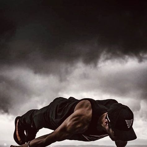 Street Workout Photography on Instagram: "Airline @bar_in_sky is still flying - even in the #Darkest #CoronaTime.. #Planche #Maltese #StreetWorkout" Gymnastic Aesthetic, Workout Photography, Workout Calisthenics, Workout Lifestyle, Hard Workout, Street Workout, Messy Hair, Workout Motivation, Dream Board