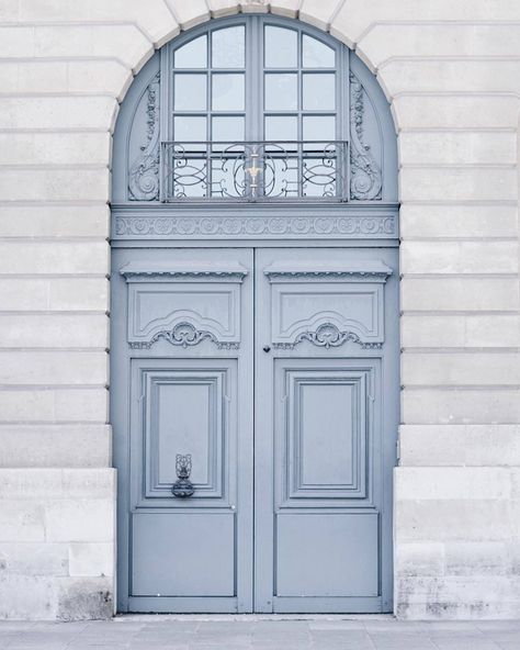 Cashmere&Pearls Lifestyle Light Steel Blue Aesthetic, Blue Atmosphere, Parisian Doors, Elsa Steel, Jalabia Styles, Blue Building, Blue Wedding Inspiration, Light Steel Blue, Light Blue Aesthetic