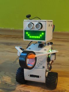 Homemade Robot, Arduino Robot, Robotics Projects, Robot Kits, Knitting Patterns Free Beginner, Diy Robot, Early Photos, Gadgets Technology Awesome, Spy Camera