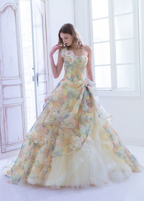 Costume Ball Gown, Floral Wedding Gown, Gown Party Wear, Long Gown Design, Fab Dress, Costume Ball, Wedding Dress Guide, Fashion Illustration Dresses, Wedding Gowns Vintage