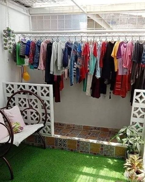 Outdoor Laundry Rooms, Modern Living Room Design, Laundry Room Layouts, Clothes Hanging, Tables Kitchen, Kitchen Remodel Before And After, Tables Diy, Kitchen Diy, Laundry Room Design