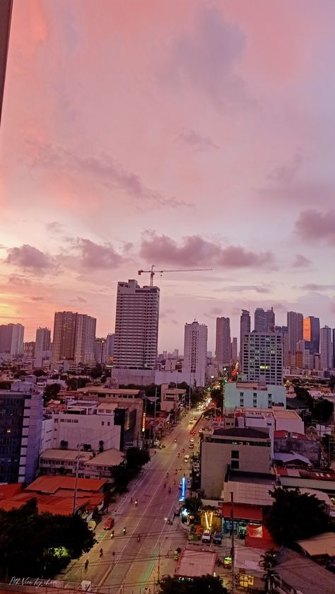 sunset pink purple ortigas pasig philippines xhanset capitol commons Philippine View, Sunset Story, Philippines Cities, Calm Space, Building Aesthetic, Aesthetic Shop, Sunset View, Pink Sunset, Sunset Views