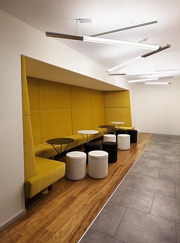 Cafe Bench, Elevator Lobby, Lobby Seating, Interior Design Minimalist, Office Lobby, Booth Seating, Office Lounge, Corporate Interiors, Waiting Area