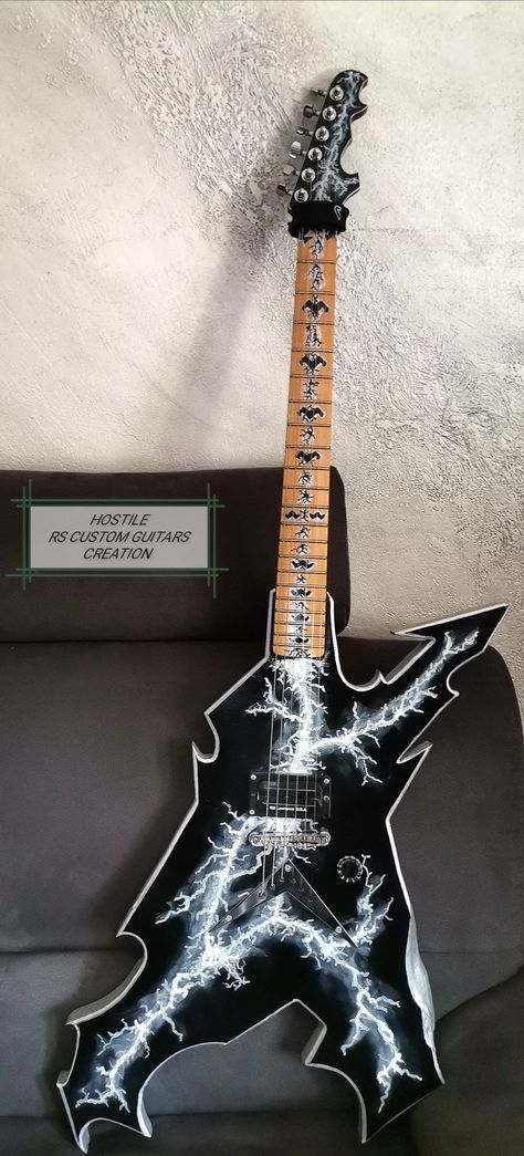 Cool Shaped Guitars, Electric Guitar Pictures, Lightning Guitar, Asb Ideas, Pretty Instruments, Dream Guitar, Heavy Metal Guitar, Strat Guitar, Guitar Designs