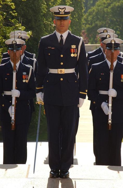 Women's Military Uniform, Coast Guard Helicopter, Coast Guard Boats, Semper Paratus, Governors Island, United States Coast Guard, Military Ranks, Honor Guard, Naval Academy