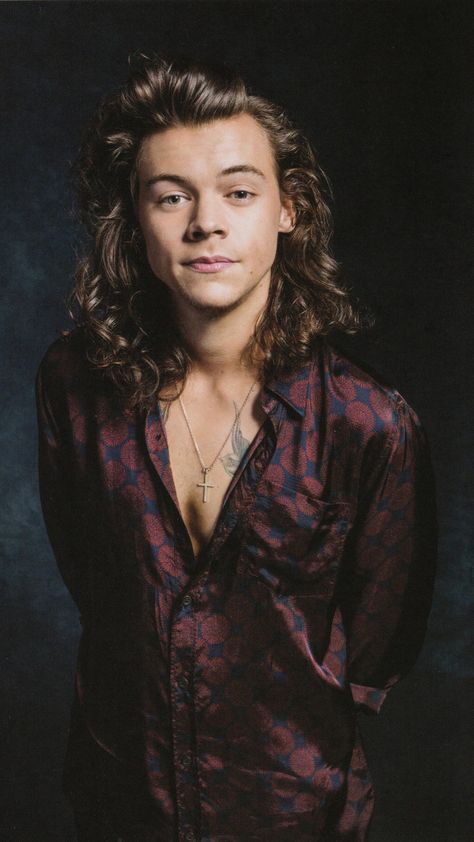 Harry Styles lockscreen Anne Cox, Harry Styles Long Hair, Harry Styles Lockscreen, Gambar One Direction, Harry Styles Hot, Flipagram Instagram, Harry Styles Imagines, Harry Styles Cute, Harry Styles Wallpaper