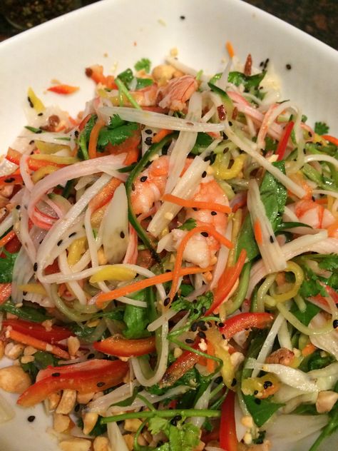 Lotus Root Salad ~ Goi Ngo Sen Semaglutide Meals, Polynesian Dishes, Vietnamese Coffee Recipe, Tai Food, Root Salad, Ceviche Recipes, Prawn Soup, Vietnamese Food Recipes, Burmese Food