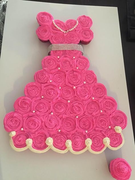 Cupcake dress Happy Cupcakes, Princess Cupcake Cake, Pull Apart Cupcake Cake, Pull Apart Cake, Pull Apart Cupcakes, Princess Cupcakes, Princess Birthday Cake, Cupcake Dress, Cupcake Ideas