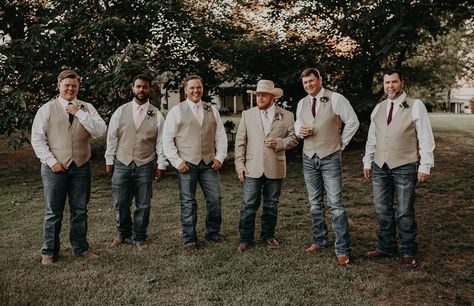 Cream Groomsmen Attire With Jeans, Terracotta Western Wedding Groomsmen, Groomsmen Casual Attire Jeans, Western Wedding Outfits For Men, Western Groomsmen Attire Tan, Western Men’s Wedding Outfit, Western Groomsmen Attire Vest, Tan Groomsmen Attire With Jeans, Sage Green Groomsmen Attire Jeans