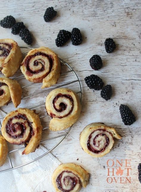 Quick and Easy Jelly Roll Pie Tarts with Blackberry Jam Leftover Pie Dough, Jelly Rolls Recipe, Jelly Roll Sewing, Jam Roll, Weekend Baking, Jelly Roll Race Quilt, Pie Crust Cookies, Jelly Roll Cake, Jelly Roll Projects