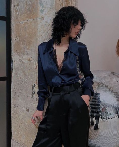 Fancy Women Suits, Masculine Hoco Outfits For Women, Summer Suit Outfits For Women, Maxi Skirt Outfit Masc, Dresses For Masculine Women, Pantsuit Homecoming, 90s Supermodels Runway, Dark Suit For Women, Blue Feminine Outfit