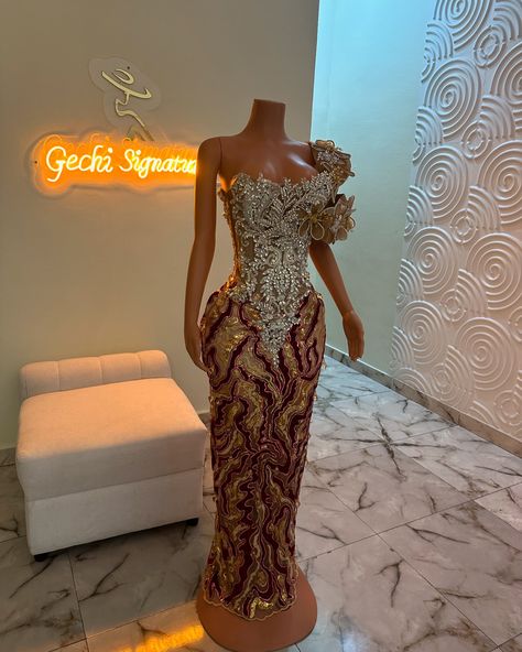 Custom crafted to perfection. 😍🔥 💚Have you booked yet? #prom2025 is Open!🪡 Having trouble finding custom dresses that flatter your body? All you need to do is bring your idea/inspiration & I’ll customize that into reality. @gechisignature is here to make you look fabulous. For inquiries, send a DM or Email📨 gechisignature@gmail.com Be sure to follow @gechisignature for more fashion tea😍watch us create magic 🪄 #promdressforsale #customdesigner #prom2025 #corsetdress #promdresses #promdesign... Ghanaian Prom Dresses, African Reception Dress, Nigerian Prom Dresses 2024, Ghana Prom Dress, Brown Prom Dresses Black Women, Dramatic Prom Dresses, Good Prom Dress, Nigerian Prom Dress, Wedding Dress Drop Waist