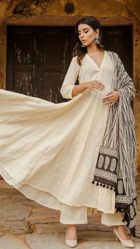 Kurti Designs Latest Party Wear Traditional, Pakistani Aline Suits, Anarkali Dress Pattern Cotton, Cotton Salwar Suit Designs Latest, Off White Kurti Designs, Strait Kurti Designs Latest, Cotton Suits Design Latest, Aline Kurti Design, Simple Anarkali Suits