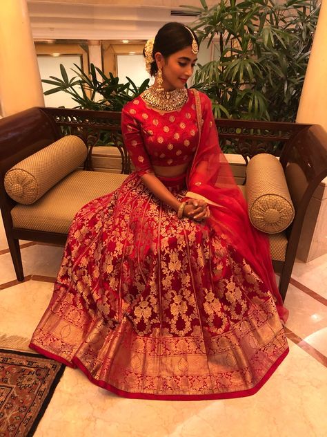 Benaras Lehenga, Bridal Jewlery, Pooja Hegde, Indian Bridal Dress, Indian Bridal Outfits, Indian Wedding Outfits, Lehenga Designs, Indian Attire, Indian Wedding Dress