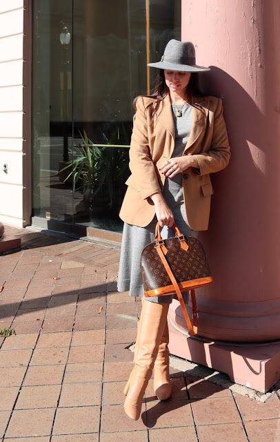 Alma Pm Louis Vuitton Outfit, Gigi 2023, Camel Blazer Outfit, Louis Vuitton Outfit, Lv Alma, Louis Vuitton Alma Bag, Camel Blazer, Louis Vuitton Monogram Bag, Louis Vuitton Alma Pm