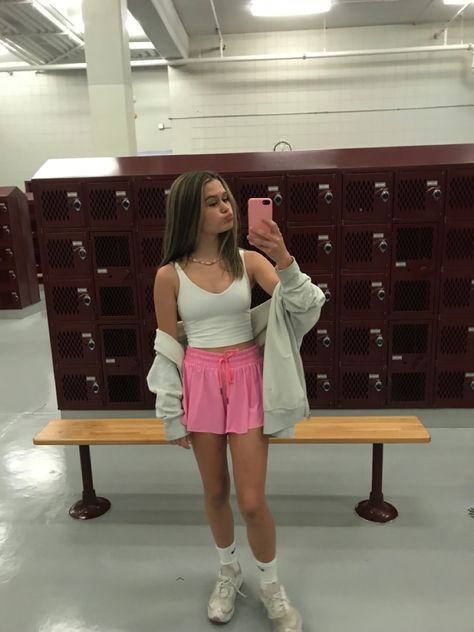 Preppy Flowy Shorts, Pink Flowy Shorts Outfit, Outfits With Pink Lululemon Shorts, How To Style Sonic Pink Lululemon Shorts, Shorts Outfits Preppy, Pink Lululemon Shorts Outfit, Lulu Lemon Shorts Outfit, Lulu Lemon Aesthetic, Pink Outfit Preppy