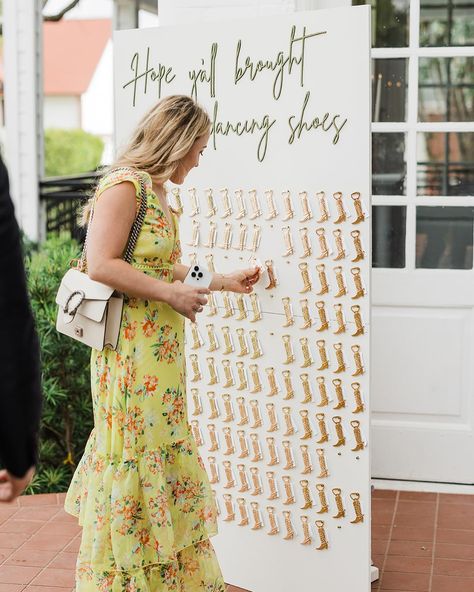 The Spenglers had a dreamy pastel wedding, complete with fun details like their cowboy boot bottle opener seating chart! Swipe to see 🤠 •⁠ •⁠ Wed Society | Austin FEATURED vendors:⁠ Coordination @biancanichole_andco⁠ Hair + Make up @lunabeauty_bridal⁠ Rentals: @premiereeventstx⁠ Venue: @woodbinemansion •⁠ •⁠ // Photo:⁠ @carhartphotography⁠ •⁠ •⁠ Other Vendors:⁠ @woodbinemansion @truthandblooms @siennastringquartet @moontowerentertainment @austincatering⁠ @ilios_productions @uniquedesignandev... Photo Seating Chart Wedding, Boot Bottle Opener, Wedding Bottle Opener, Cowboy Wedding, Pastel Wedding, Local Wedding, Seating Chart Wedding, Wedding Seating, Cowboy Boot