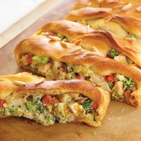 Chicken Chicken Broccoli Braid, Broccoli Braid, Chicken Braid, Pampered Chef Recipes, The Pampered Chef, Crescent Roll Recipes, Baking Stone, Crescent Roll Dough, Chicken Main Dishes