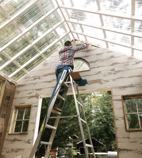 diy home photography studio she-shed with laminate flooring She Shed Diy, Diy Photography Studio, Laminate Flooring On Walls, Home Photography Studio, Diy She Shed, Flooring On Walls, Diy Photo Studio, Photography Studio Decor, Home Studio Photography