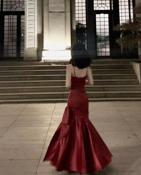 💅❤ Wine Red Prom Dress, Satin Sleeves, Red Formal Dresses, Red Homecoming Dresses, Preppy Dresses, Dress Birthday, Prom Dress Inspiration, Birthday Outfits, Red Prom