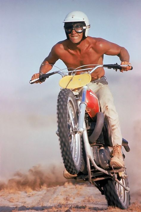 ROYAL GARAGE: Steve McQueen's Top 5 Favourite Motorcycles Magazine Sport, Enduro Vintage, Steven Mcqueen, Sports Illustrated Covers, Steve Mc, Moto Cafe, Vintage Motocross, Street Tracker, Triumph Motorcycles