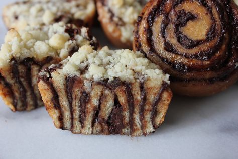 Babka Buns, Is It Cake, Smitten Kitchen Recipes, It Cake, Jewish Holiday Recipes, Baking Decor, Babka Recipe, Chocolate Babka, Fancy Casual