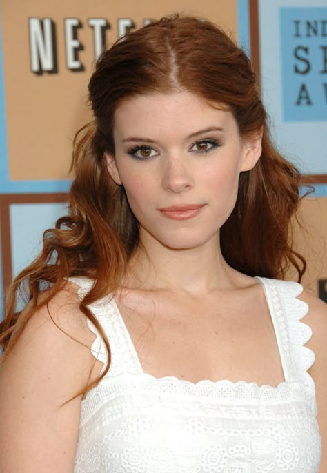 Kate Mara Famous French Actresses, Mara Sisters, Auburn Red Hair, Kate Mara, Invisible Woman, Rooney Mara, Celebrity Look Alike, French Actress, Hair Envy