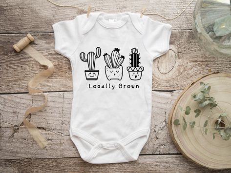 Gender Neutral Onesies Diy, Cute Onesie Ideas, Funny Onesie Ideas, Diy Baby Onsie Ideas, Baby Girl Onsies Cricut Funny, Funny Onsie Ideas, Baby Onsie Designs, Baby Girl Onesie Ideas, Cute Baby Onesies Sayings