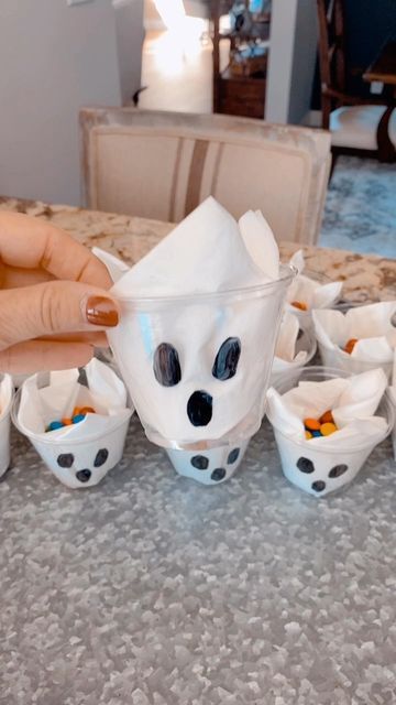 Ghost Cups, Halloween Apps, Ghost Treats, Popcorn Cups, Halloween Popcorn, Tree Pictures, Christmas Tree Pictures, Fall Gathering, Spooky Treats