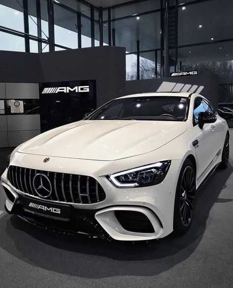 Luxury White Car, Best Sports Cars For Women, Mercedes Amg Coupe, Prom Cars, Kereta Sport, Wallpaper Hippie, Luxury Cars Mercedes, Tmax Yamaha, Luxury Car Photos