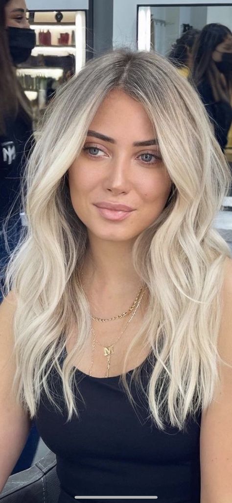 Platinum Blonde Hair With Root Shadow, Blond Root Smudge, Bright Blonde Shadow Root With Money Piece, Shadow Root Brown To Blonde, Milky Blonde Hair, Blonde Root Melt, Blonde Hair With Brown Roots, Hair Cuts 2020, Blonde Inspiration