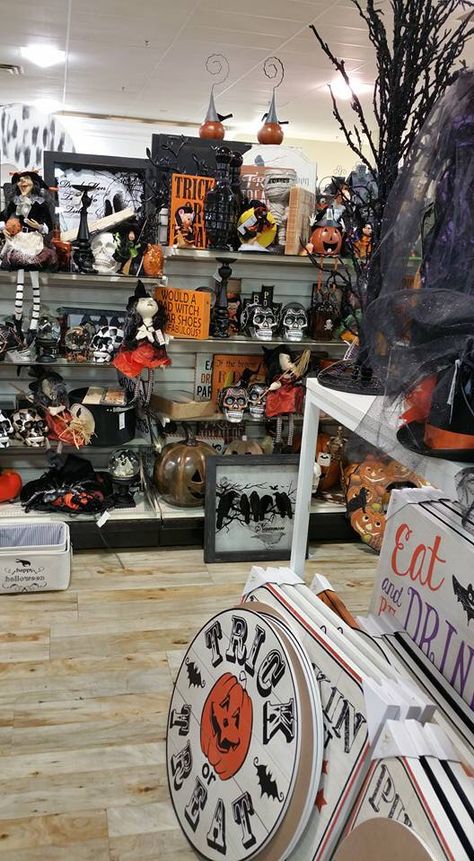 Halloween shopping Halloween Store Aesthetic, Halloween Shopping Aesthetic, Halloween Walmart, Halloween Shops, Halloween Store Display, Halloween Stores, Halloween Snap, Halloween Sleepover, Spooky Szn