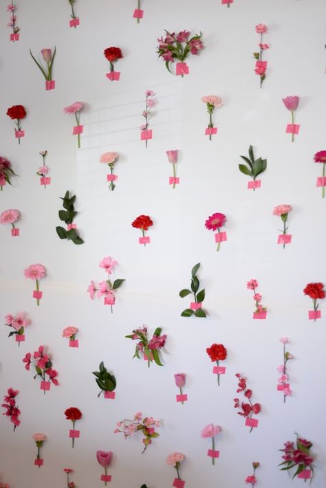 flower photo wall Flower Wall Photography, Photo Wall Ideas Party, Happy First Day Of June, Flower Photo Wall, Diy Floral Wall, Floral Wall Backdrop, Backdrop Flowers, Valentine Craft Ideas, Valentine Backdrop