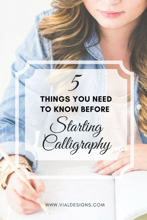 5 Things You Need to Know Before Starting Calligraphy by Vial Designs | Calligraphy Advice for beginners #moderncalligraphy #handlettering Caligraphy Alphabet Beginners Worksheets, Penmanship Alphabet, Calligraphy For Beginners Worksheets, Learn Calligraphy Free Printables, Calligraphy Pens For Beginners, How To Learn Calligraphy, New York Skyline Silhouette, Calligraphy Alphabet Tutorial, Beginners Calligraphy