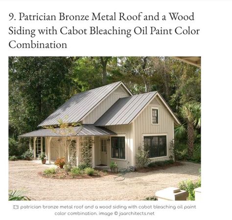 Cottage House Exterior, Metal Roof Houses, Small Cottage Homes, Casas Coloniales, Roof Colors, Casa Exterior, Small Cottage, Metal Building Homes, Farmhouse Exterior