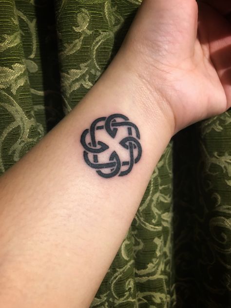 Symbol For Father And Daughter, Irish Knot, Knot Tattoo, Tattoo Inspiration Men, Father And Daughter, Celtic Art, Father Daughter, Creative Tattoos, Meaningful Tattoos