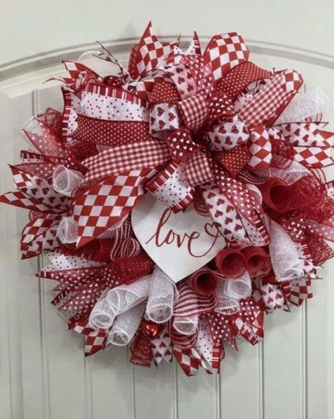 Valentines Deco Mesh Wreath, Valentine’s Decorations Diy, Valentines Wreath Ideas, Valentine Mesh Wreaths, Valentines Wreaths, Decorations On A Budget, Valentine Wreath Diy, Valentine's Wreath, Diy Valentines Day Wreath