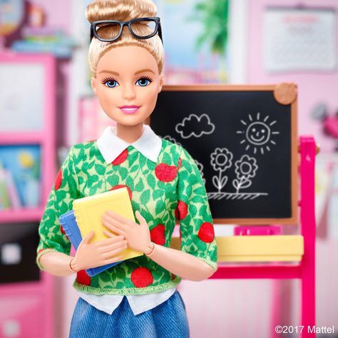 Pinterest @lauracindysuganda - Barbie (@barbie) on Instagram: “We love teachers! Tell us about your favorite. #WorldTeacherDay” Barbie Litdh, Barbie Themed Outfits, Timber Crafts, Teacher Barbie, Pink Pride, Doll Character, World Teacher Day, Barbie Theme Party, Real Barbie