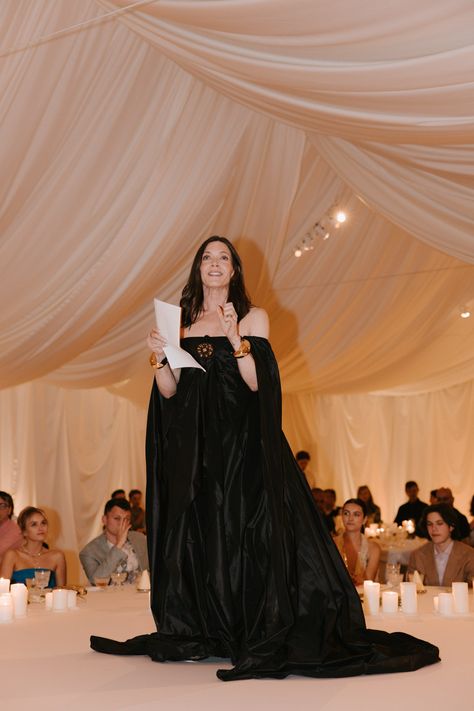 The Bride Wore a Three-Piece Gown for Her Surrealist Wedding at Her Family’s Sculpture Park in Amagansett https://www.vogue.com/slideshow/gaby-novogratz-and-zach-spohler-wedding#9 Surrealist Wedding, Whimsical Outdoor Wedding, Drop Waist Gown, Danielle Frankel, Wedding Slideshow, Floral Chair, Runway Gowns, Chanel Runway, Vogue Wedding